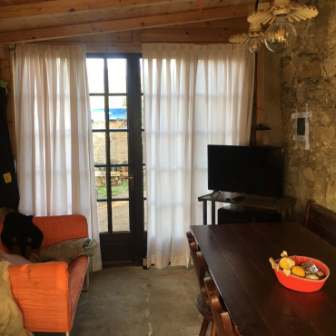 Oasi di Tranquillità con Vista Panoramica a un Passo dal Mare